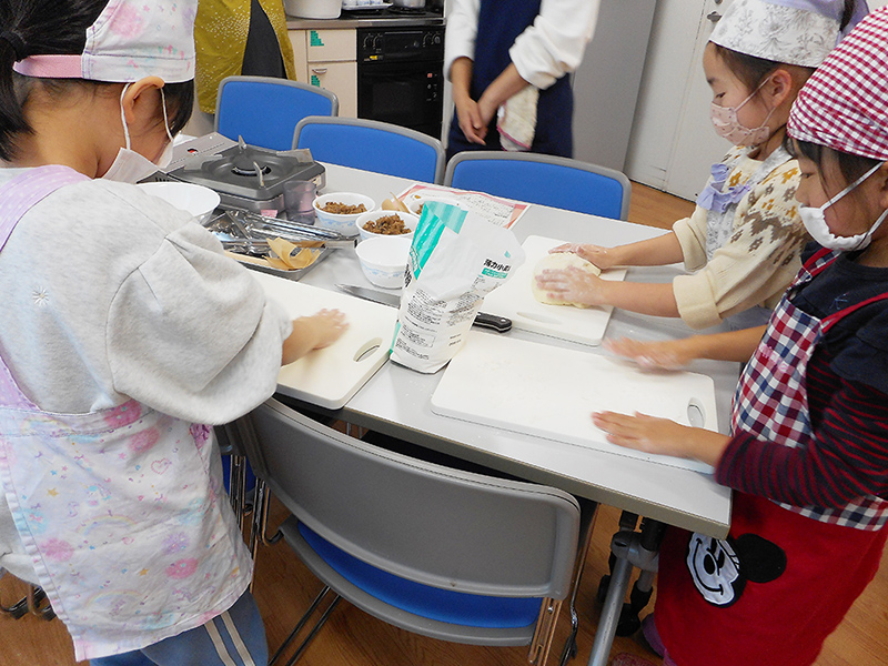 札幌西はちけん　地区センターで　司書の組合員が講師　「肉まん講座」「おやき講座」が人気